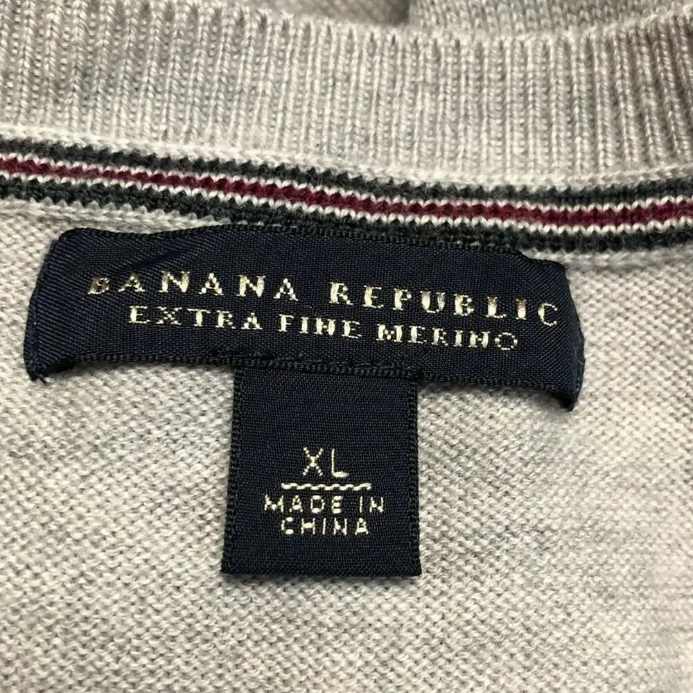 Banana Republic mens 100% Merino Wool V neck sweater XL Grey Preppy Pullover